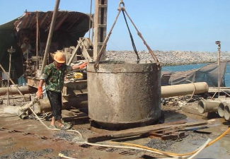 國產(chǎn)手拉葫蘆在埋設(shè)鋼護(hù)筒施工中的應(yīng)用